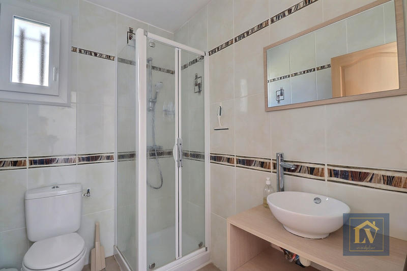 Villa - 181 m² - 6 pièces