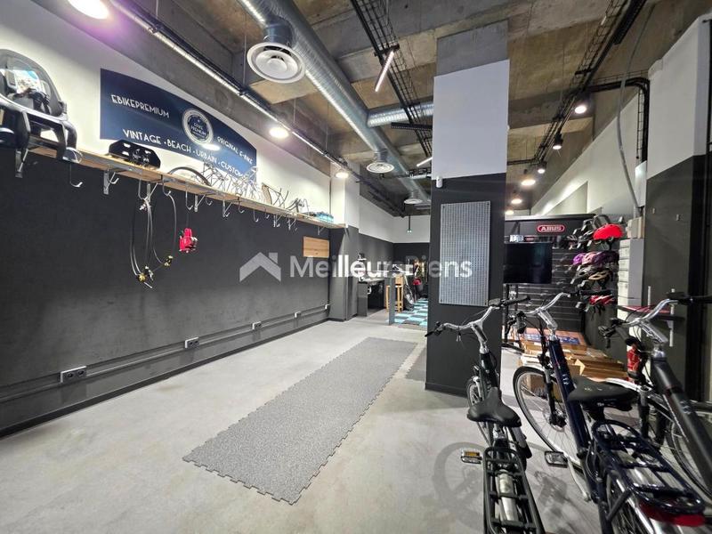 Local commercial - 102 m² - 3 pièces