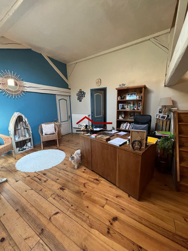 Maison - 256 m² - 4 pièces