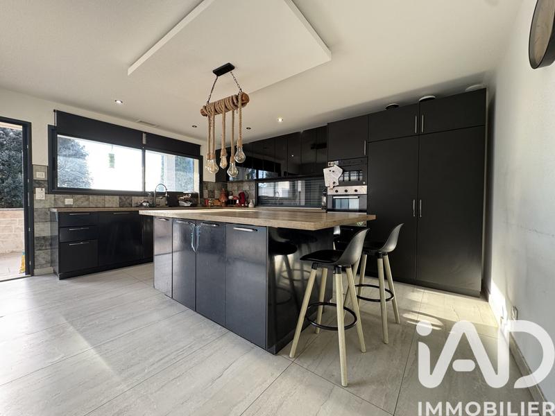 Maison - 229 m² - 5 pièces