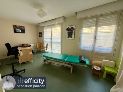 Bureau - 112 m² - 6 pièces