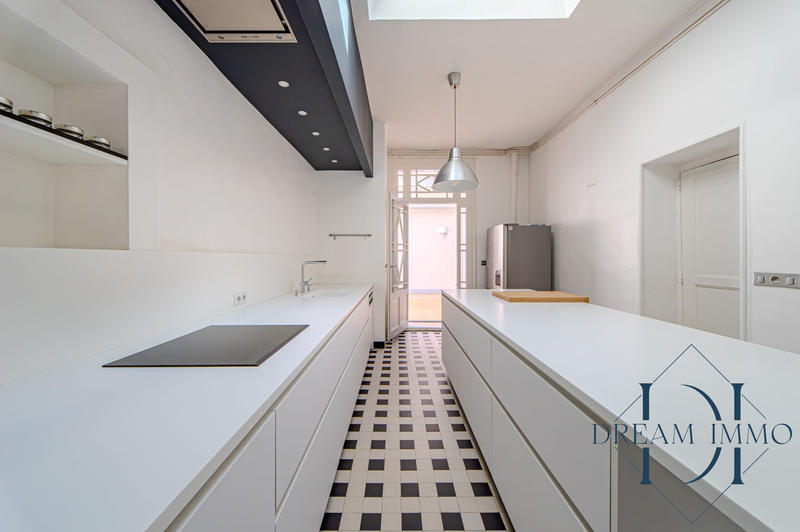 Appartement - 189 m² - 4 pièces