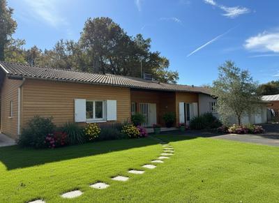 Maison - 180 m² - 5 pièces