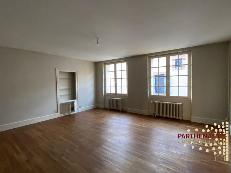 Maison - 220 m² - 8 pièces
