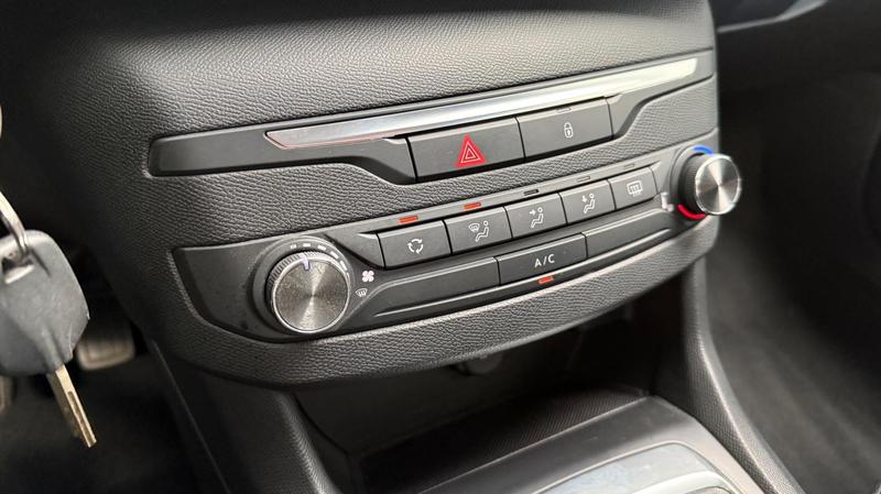 Peugeot 308 1.2 110 Access / Distri Ok