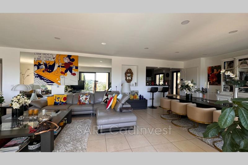 Maison - 380 m² - 8 pièces