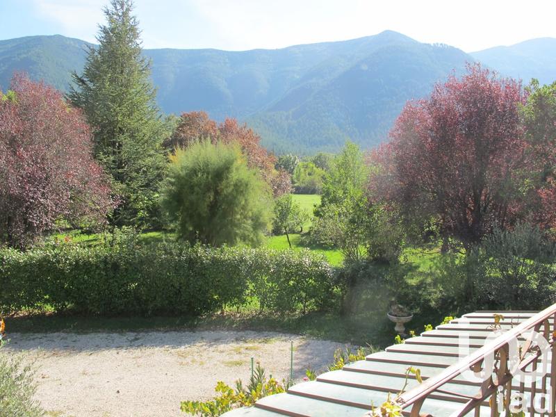 Maison - 196 m² - 8 pièces