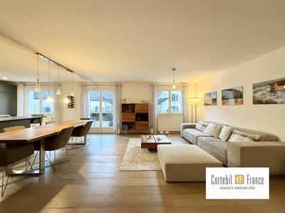 Appartement - 99 m² - 4 pièces