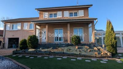 Villa - 135 m² - 8 pièces