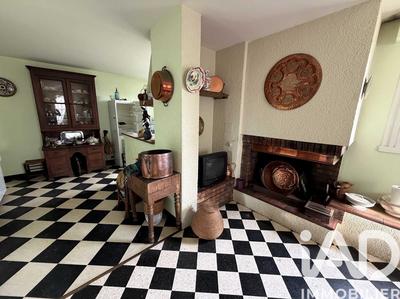 Maison - 196 m² - 8 pièces