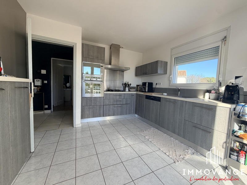 Maison traditionnelle - 225 m² - 7 pièces