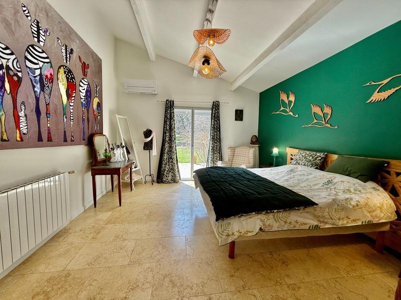 Maison - 222 m² - 6 pièces