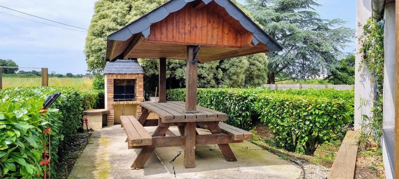 Maison - 283 m² - 13 pièces