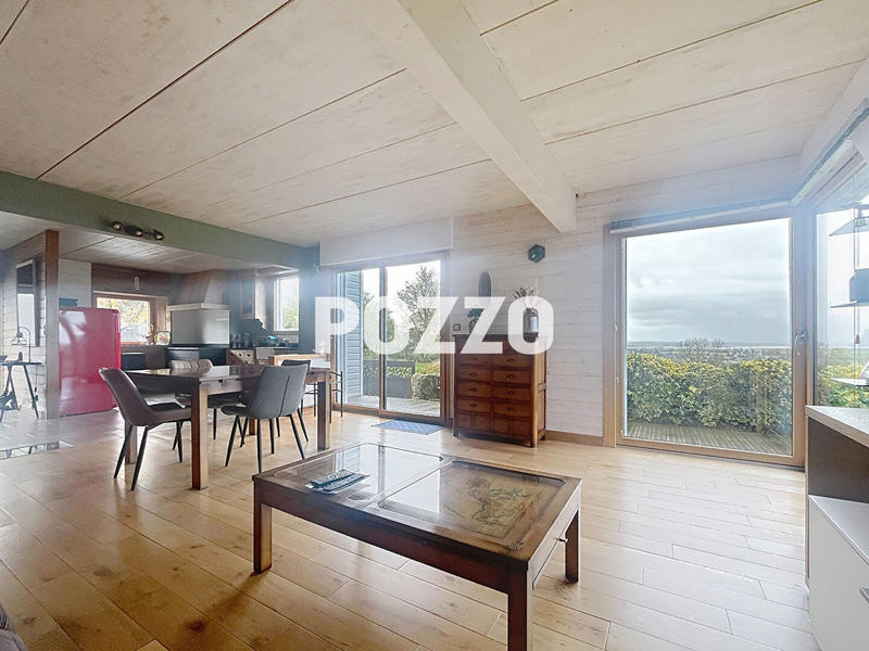 Maison - 202 m² - 7 pièces