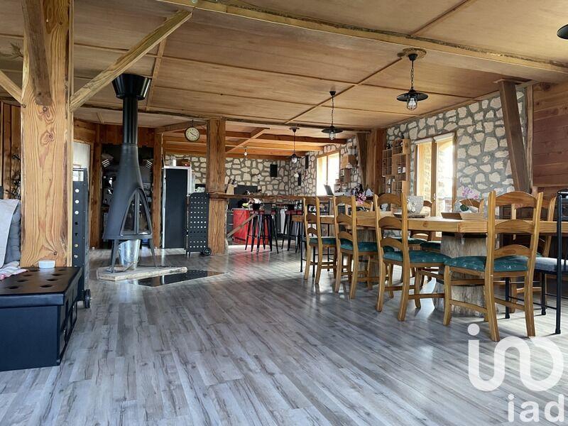 Maison - 258 m² - 5 pièces