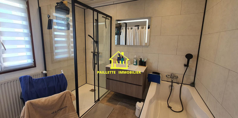 Maison - 180 m² - 5 pièces