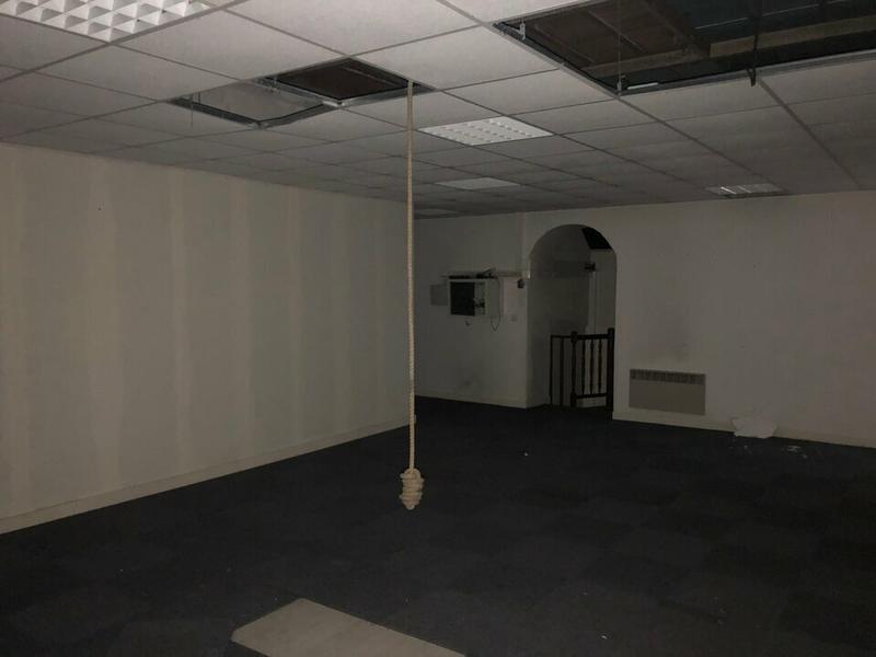 Local commercial - 231 m²