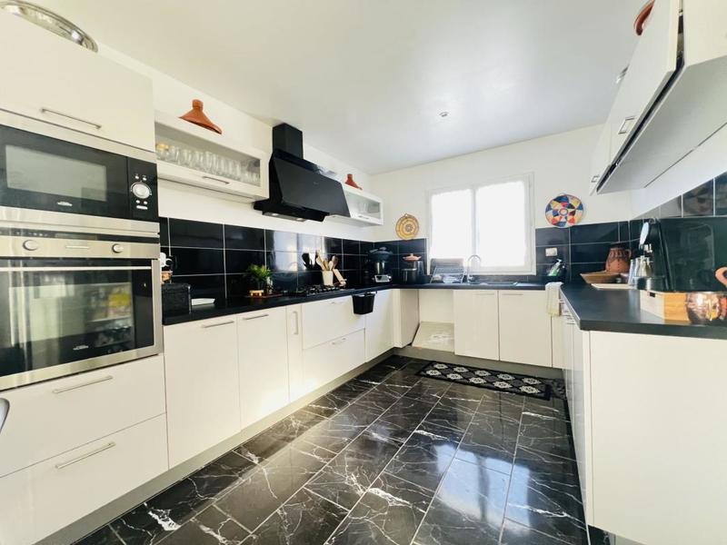 Pavillon - 155 m² - 6 pièces