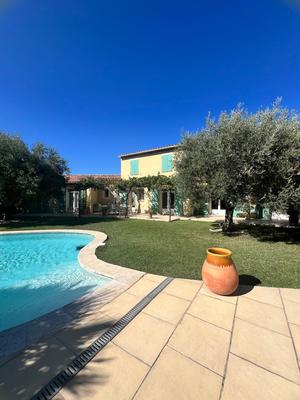 Maison - 208 m² - 7 pièces