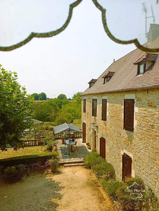 Maison chambre d'hôtes - 371 m² - 14 pièces