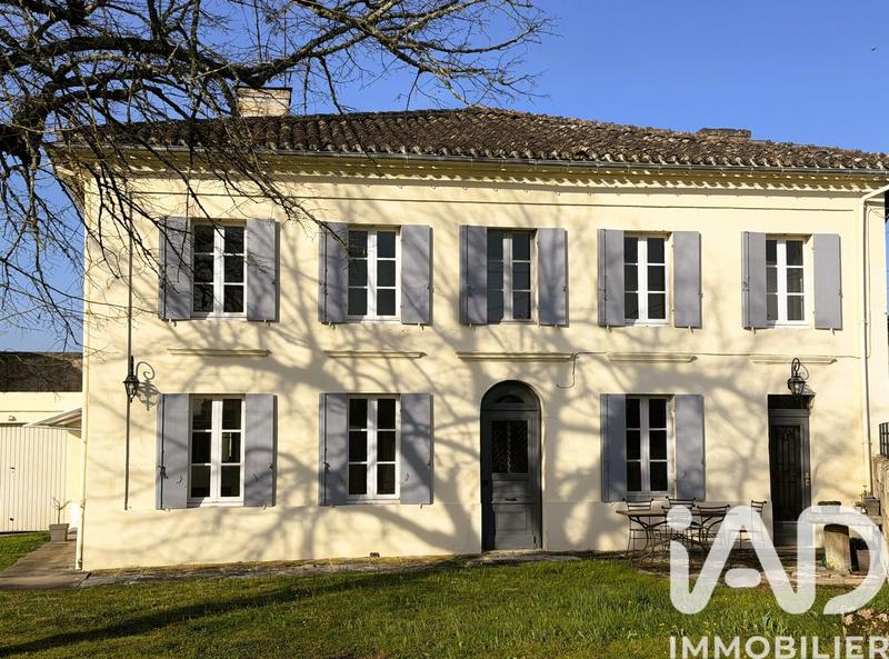 Maison - 280 m² - 9 pièces