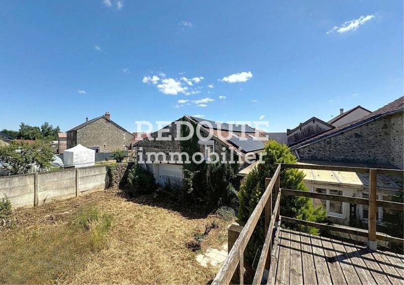 Maison - 228 m² - 8 pièces