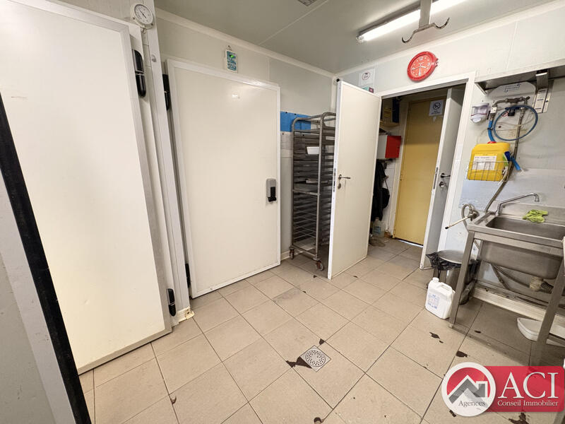 Fonds de commerce - Local commercial - 45 m²