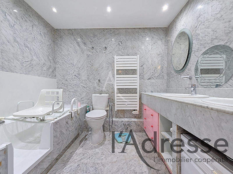 Appartement - 98 m² - 4 pièces