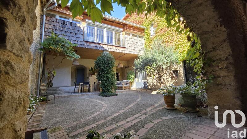 Maison - 435 m² - 20 pièces