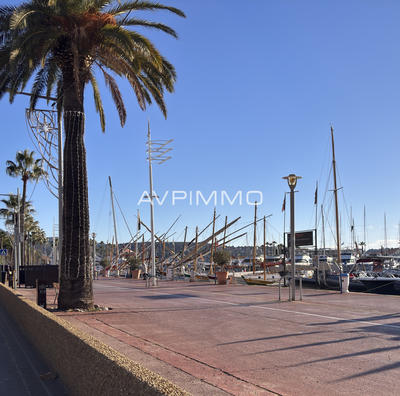 Appartement - 80 m² - 4 pièces