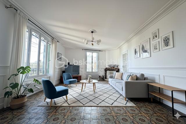 Maison - 260 m² - 9 pièces