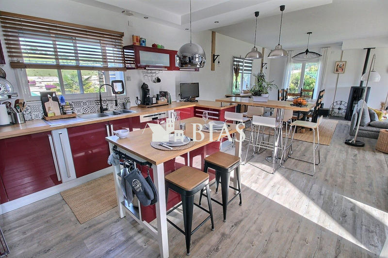 Maison - 168 m² - 7 pièces