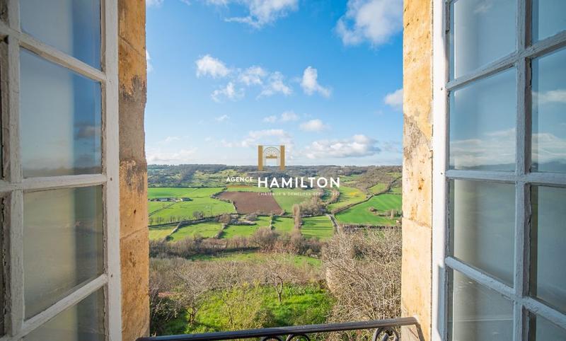 Maison - 324 m² - 12 pièces