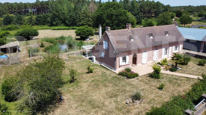 Maison traditionnelle - 152 m² - 8 pièces