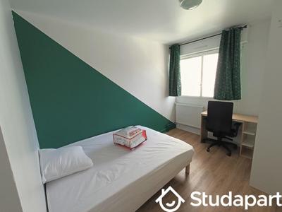 Chambre - 11 m² - 1 pièce