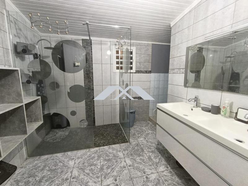 Villa - 161 m² - 7 pièces