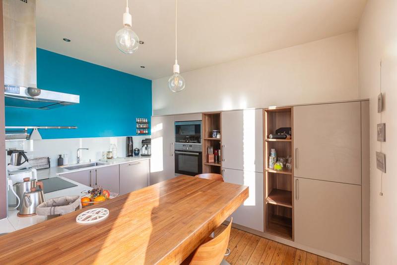 Maison - 152 m² - 8 pièces