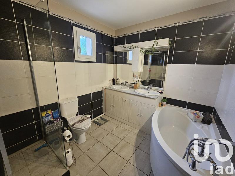 Maison - 167 m² - 6 pièces