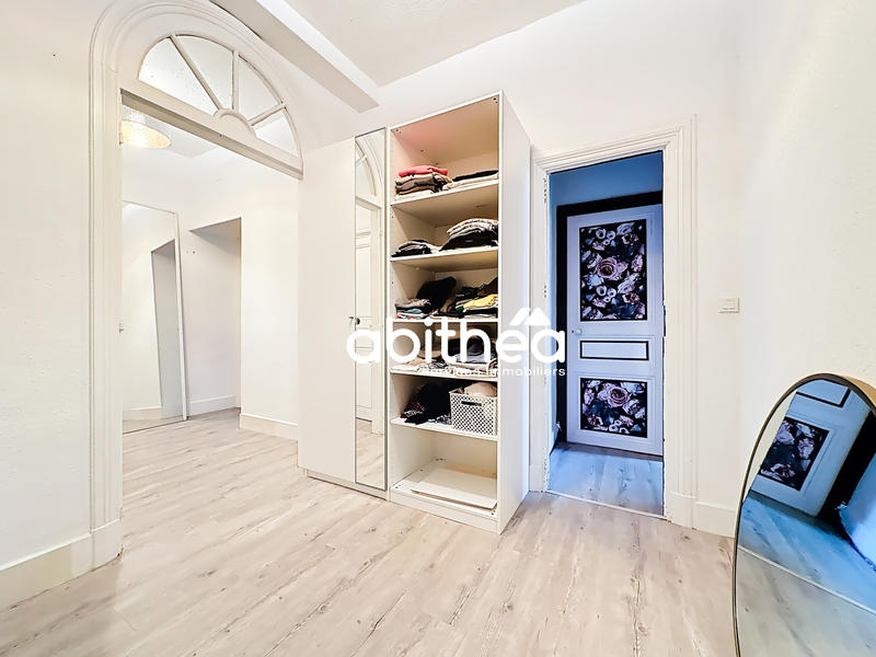 Appartement - 190 m² - 5 pièces