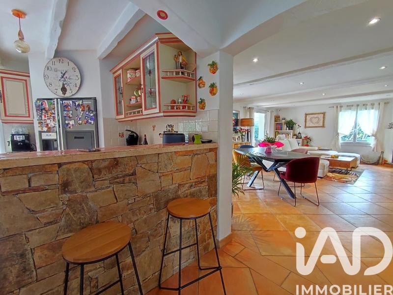 Maison - 187 m² - 8 pièces