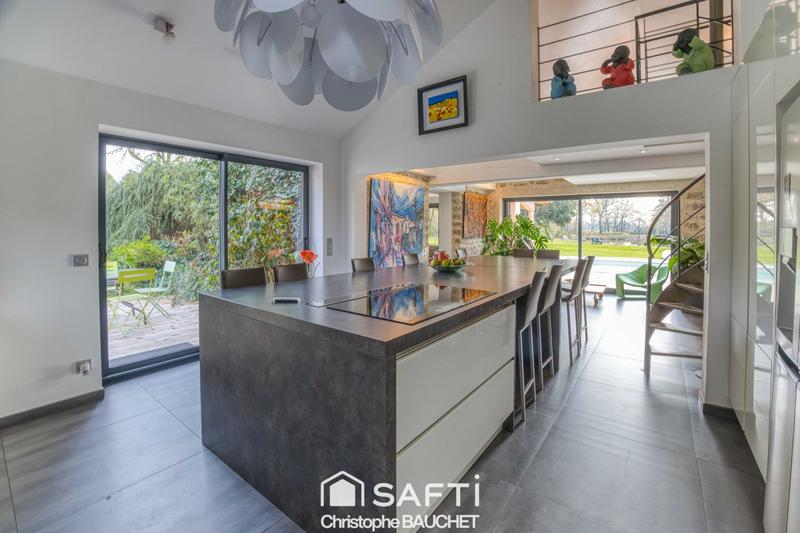 Maison - 213 m² - 6 pièces