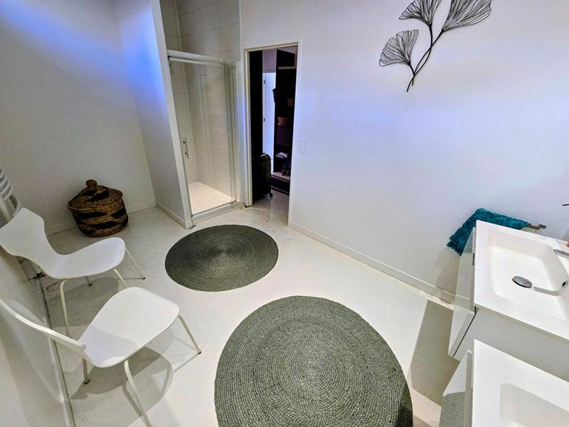 Maison - 460 m² - 13 pièces