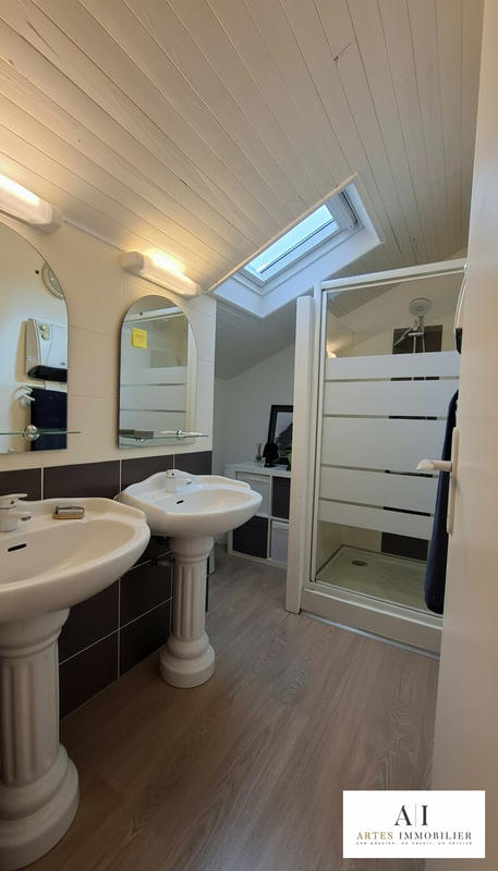 Maison traditionnelle - 180 m² - 6 pièces