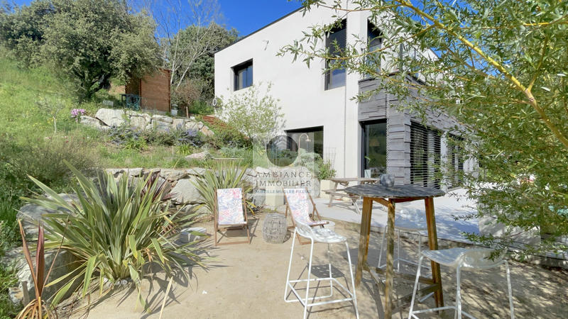 Maison - 166 m² - 6 pièces