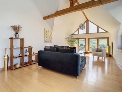 Maison - 222 m² - 9 pièces