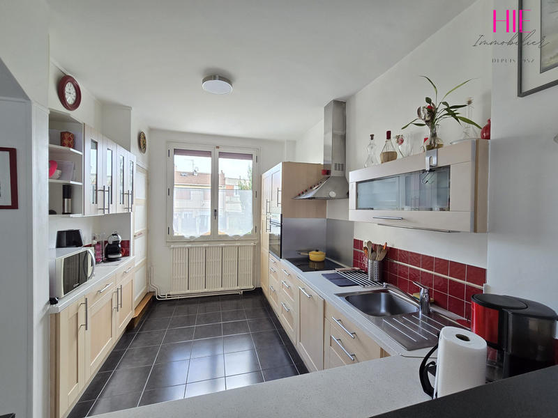 Maison traditionnelle - 90 m² - 6 pièces