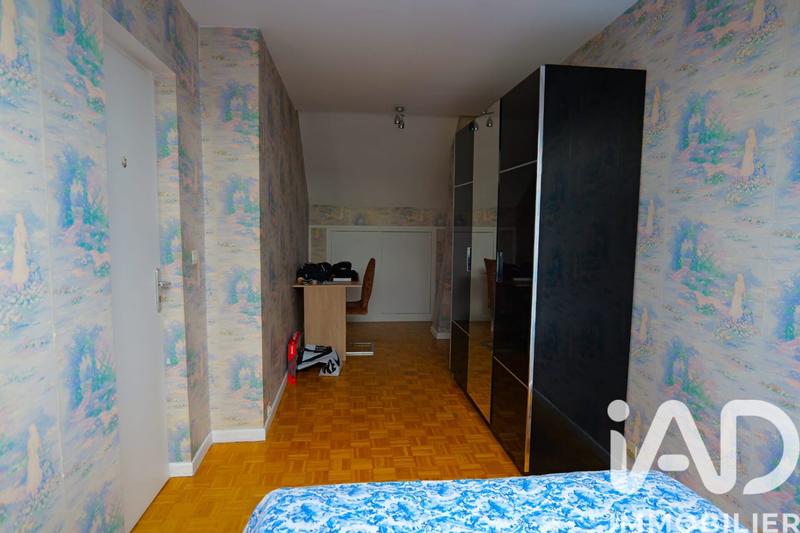 Maison - 240 m² - 8 pièces