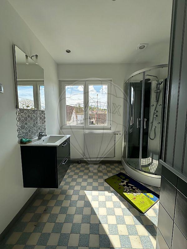 Maison - 95 m² - 5 pièces