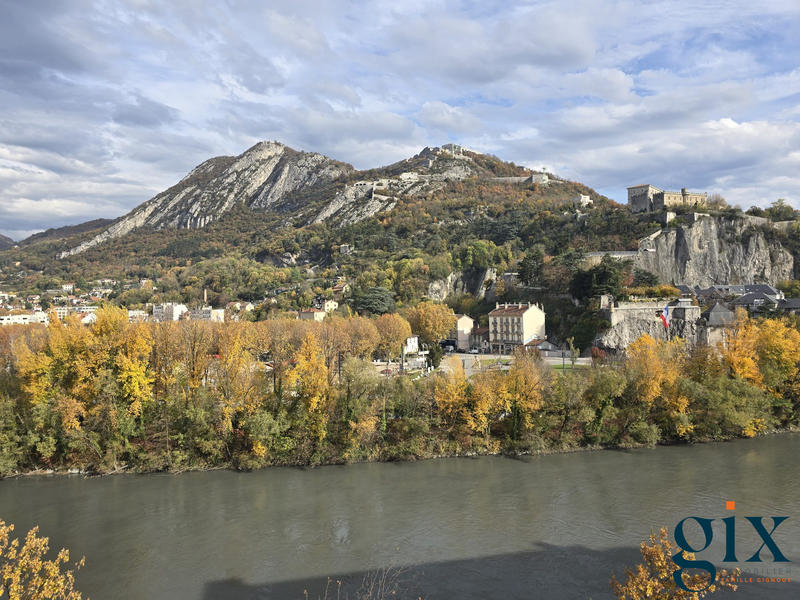 Duplex - 157 m² - 5 pièces