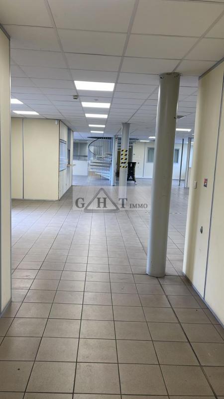 Entrepôt - 5 023 m²